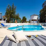 Villas Mina غينادي