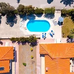 Villas Mina غينادي