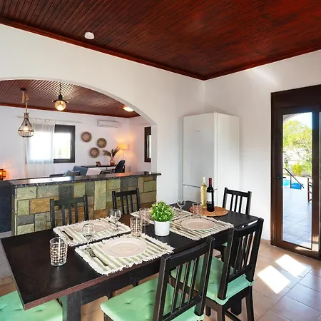 Villas Mina بيت للعطل *