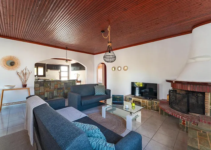 Holiday home Mina And